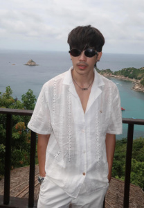 Krit-Thanakrit-ใส่แว่นดำ