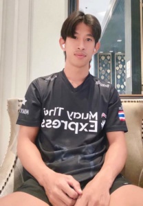 Superjeng-เสื้อดำ