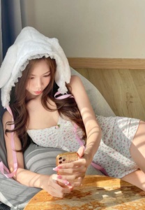 May_246-012-Delightful