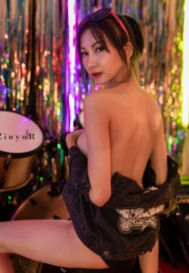 Korakod Komonwit-010-Fabulous