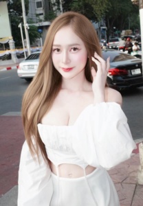 Parn Chuleekorn-003-Attractive