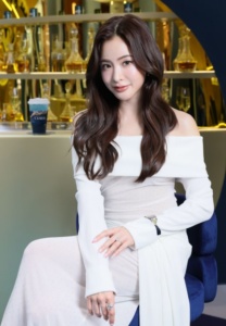 Wjmild-008-Charming